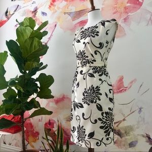 DONATED:  Floral Shift Dress 🍂🍁